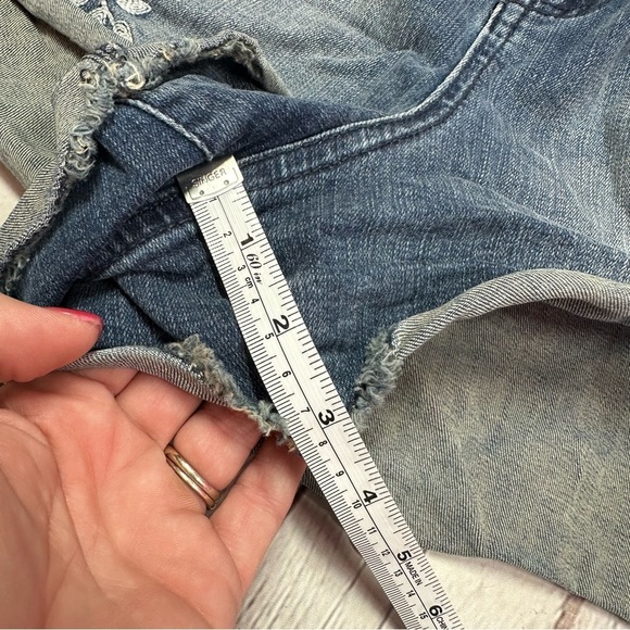 Torrid denim Jean Shorts Floral Embroidery sz 20 boho western festival - Picture 6 of 8